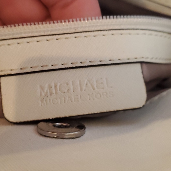 Michael Kors purse - Picture 3 of 4